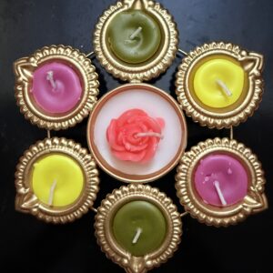 Peony Urli Candle Multi color)